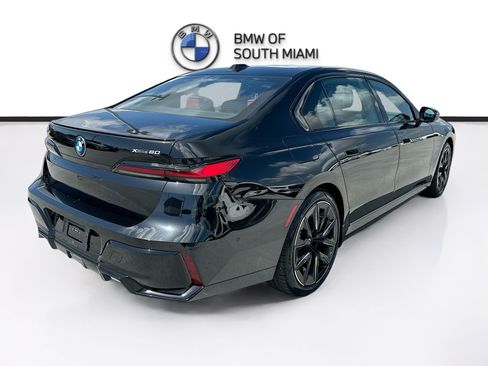 Certified 2024 BMW i7 xDrive60 w/ Premium Package AWD/4WD image 7
