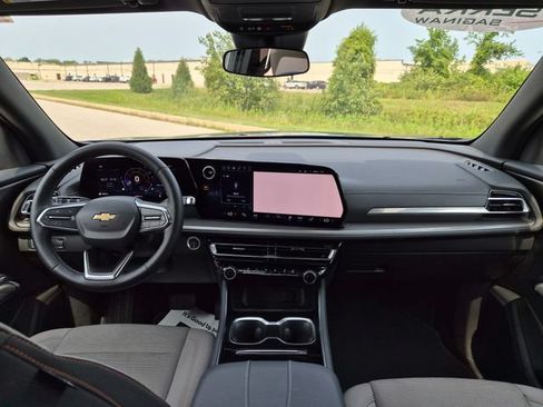 Used 2024 Chevrolet Traverse LT FWD image 35
