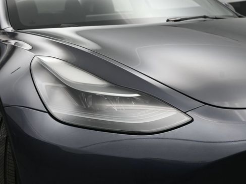 Used 2023 Tesla Model 3 Standard Range RWD image 3