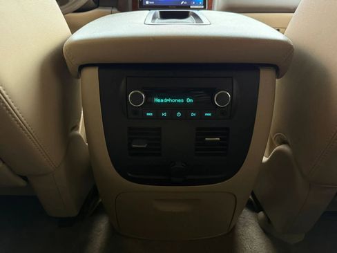 Used 2013 Chevrolet Avalanche LTZ AWD/4WD image 44
