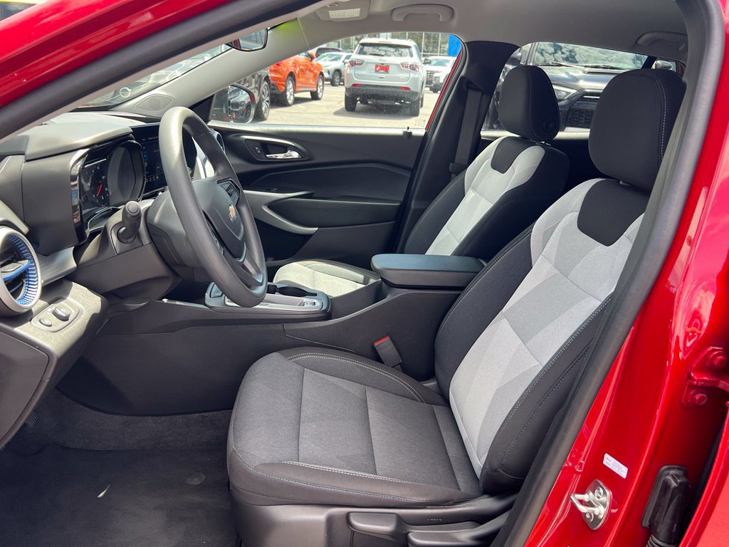 Certified 2026 Chevrolet Trax LS FWD image 29