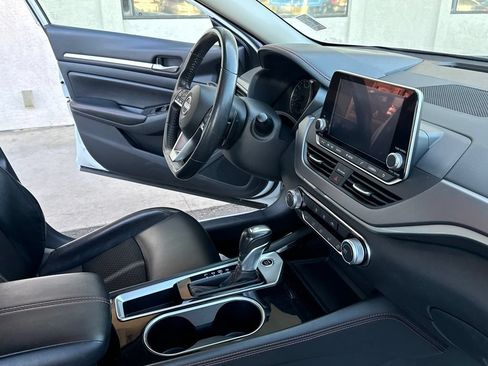 Used 2024 Nissan Altima 2.5 SR FWD image 21