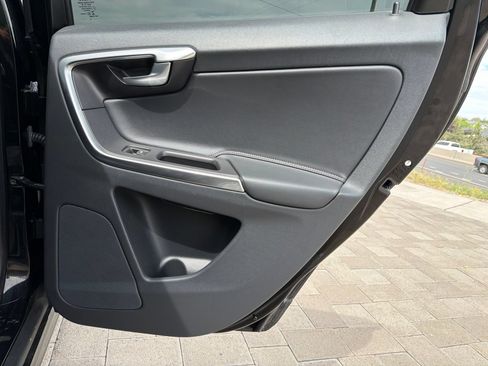 Used 2015 Volvo XC60 T5 FWD image 23