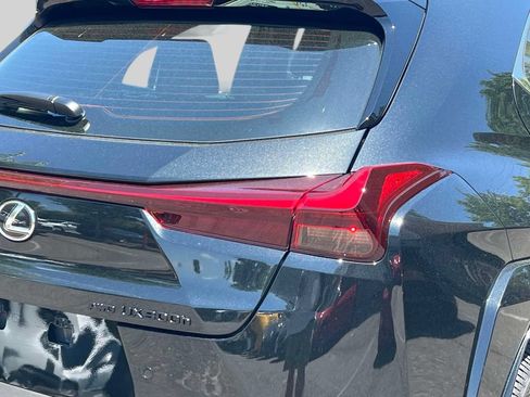 New 2026 Lexus UX 300h AWD image 9