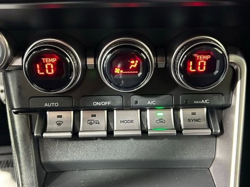 Used 2024 Toyota GR86 Premium image 16