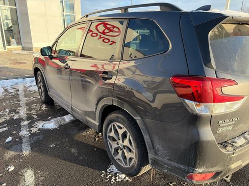 Used 2021 Subaru Forester Premium w/ Popular Package #1 image 3