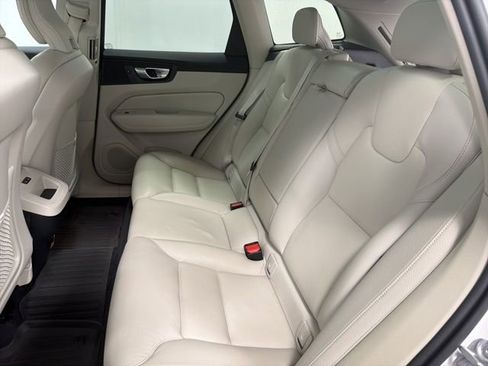 Used 2023 Volvo XC60 B5 Plus w/ Climate Package AWD/4WD image 24