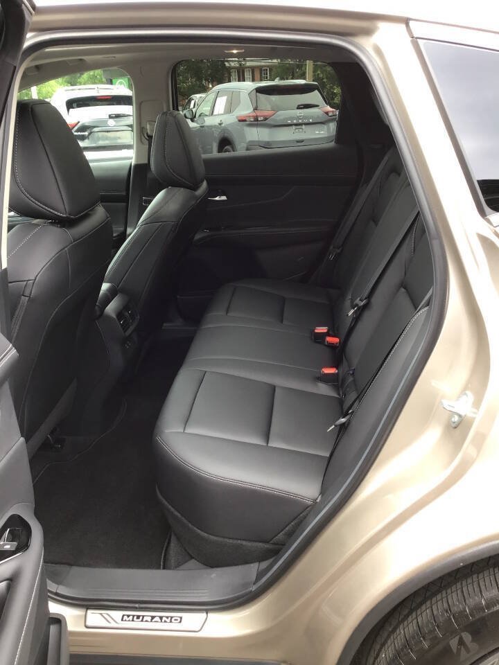 Used 2025 Nissan Murano SL AWD/4WD image 8