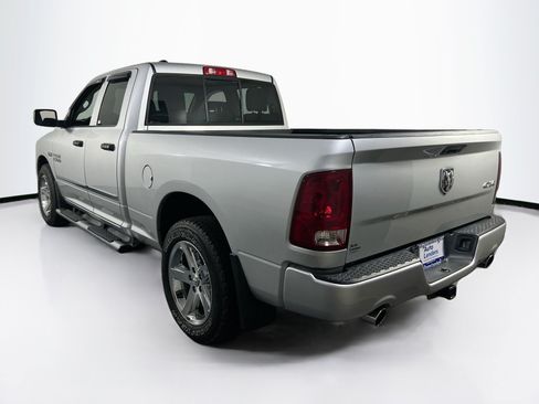 Used 2017 RAM 1500 Express w/ Express Value Package AWD/4WD image 7