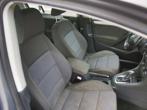 Used 2013 Volkswagen Golf 4-Door image 18