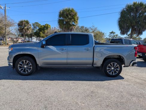 Used 2023 Chevrolet Silverado 1500 LT AWD/4WD image 7