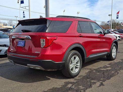 Certified 2022 Ford Explorer XLT w/ Equipment Group 202A AWD/4WD image 6