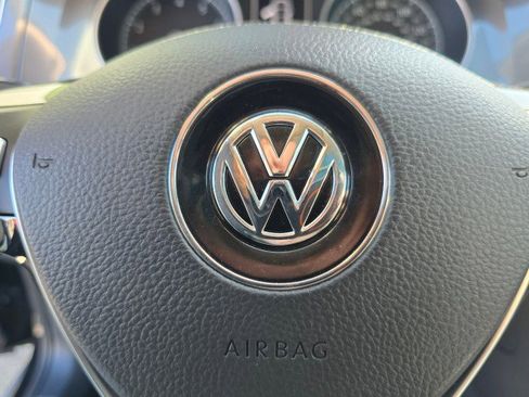 Used 2017 Volkswagen Golf Alltrack S image 37