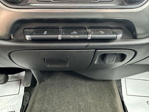 Used 2017 Chevrolet Silverado 1500 LT AWD/4WD image 64