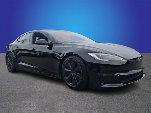Used 2022 Tesla Model S Plaid image 3
