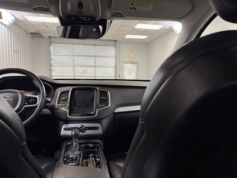 Used 2018 Volvo XC90 T5 Momentum w/ Convenience Package image 25