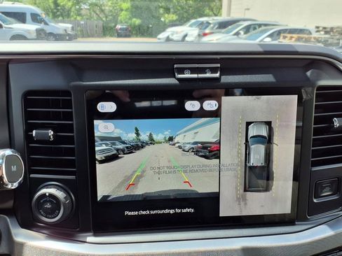 Used 2025 Ford F450 Platinum w/ Platinum Plus Package image 19