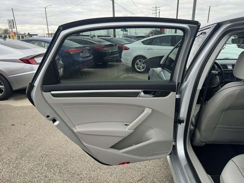 Used 2016 Volkswagen Passat 1.8T SE image 21