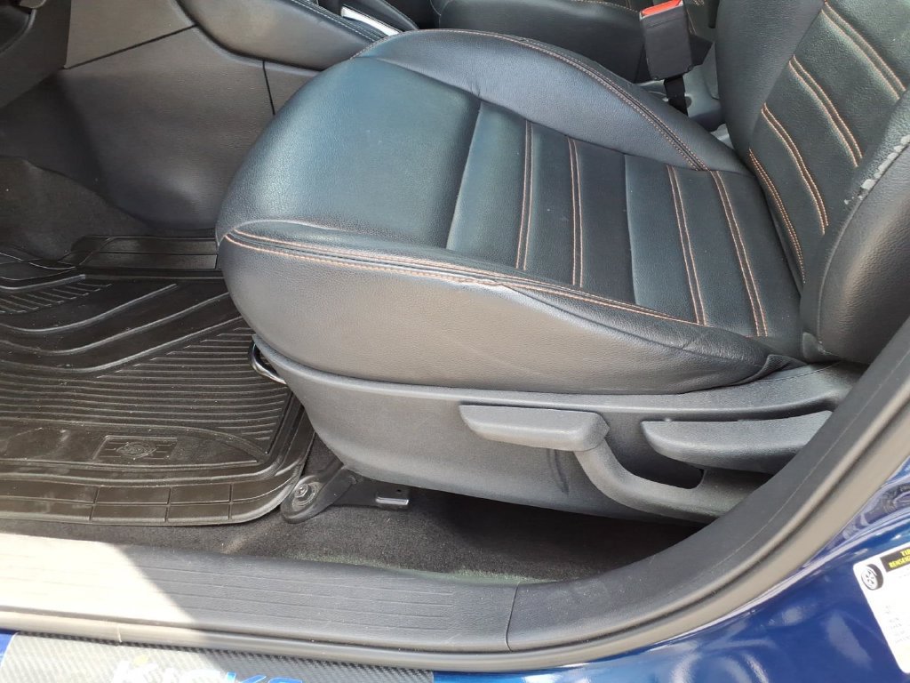 Used 2020 Nissan Kicks SR w/ SR Premium Package FWD image 25