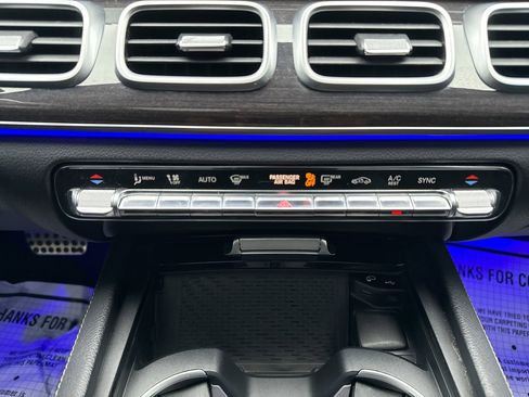 Used 2021 Mercedes-Benz GLS 580 4MATIC image 17