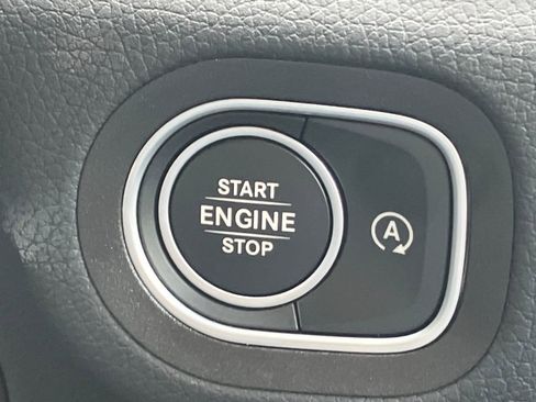 Used 2025 Mercedes-Benz GLE 350 4MATIC image 23