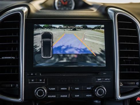 Used 2018 Porsche Cayenne Platinum Edition image 62