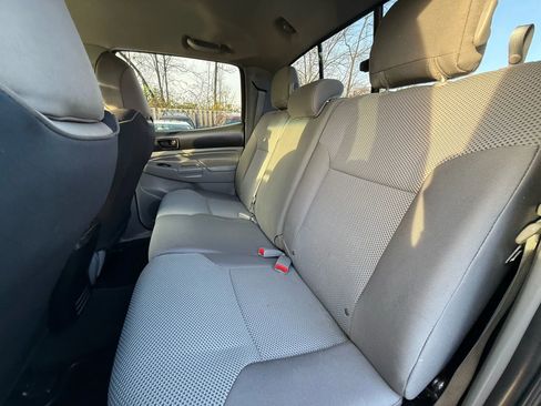 Used 2015 Toyota Tacoma 4x4 Double Cab image 17