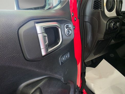 Used 2024 Jeep Wrangler Unlimited Sport AWD/4WD image 11