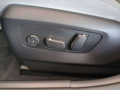 New 2026 BMW M5 Touring AWD/4WD image 19