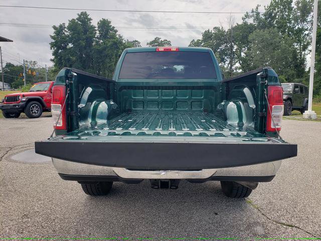 Used 2024 RAM 2500 Tradesman w/ Chrome Appearance Group AWD/4WD image 5