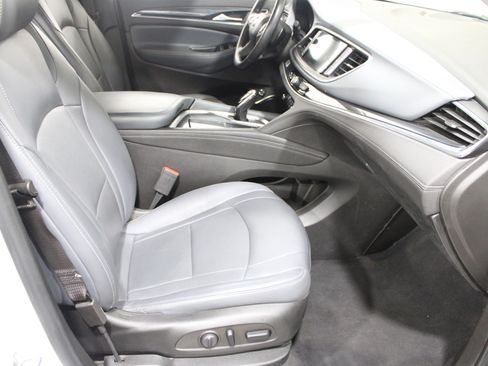 Used 2021 Buick Enclave Essence FWD image 26