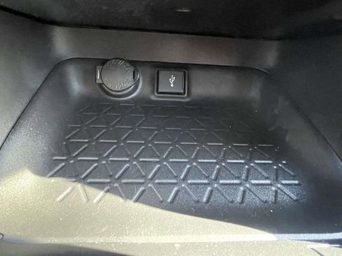 Used 2021 Toyota RAV4 XLE FWD image 37