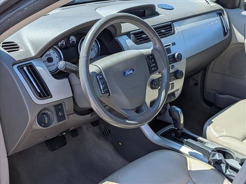 Used 2009 Ford Focus SEL FWD image 9