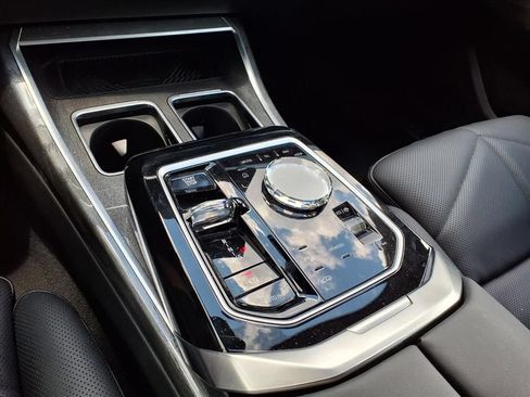 Used 2023 BMW 740i RWD image 15
