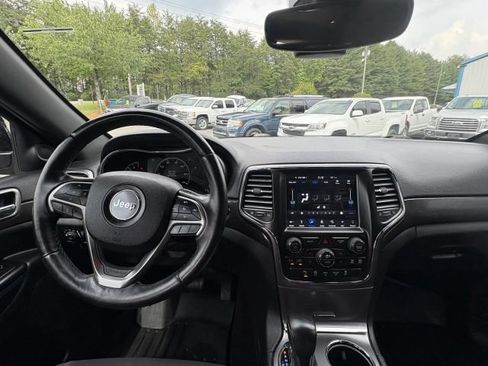 Used 2018 Jeep Grand Cherokee Laredo AWD/4WD image 20