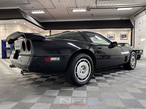 Used 1987 Chevrolet Corvette Coupe RWD image 19