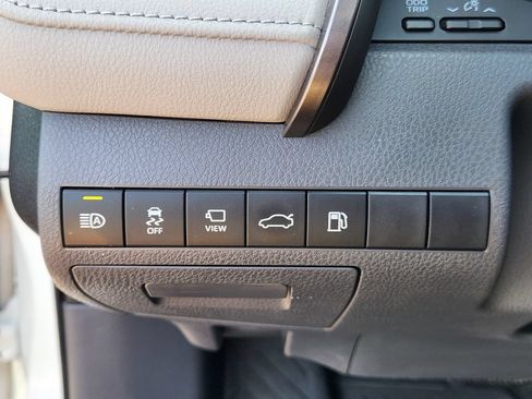 Used 2018 Toyota Camry XLE w/ Driver Assist Package FWD image 18