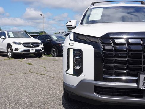 Used 2023 Hyundai Palisade Limited AWD/4WD image 19