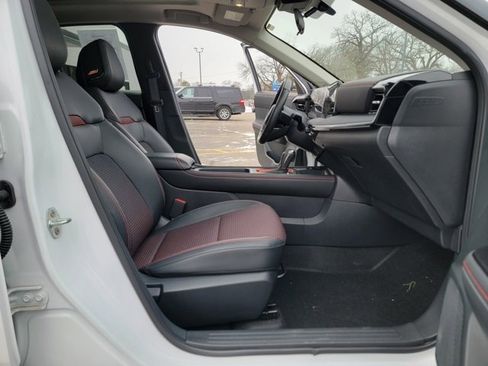 Used 2025 Nissan Kicks SR w/ SR Premium Package image 26