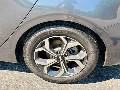 Used 2021 Kia Forte LXS FWD image 31