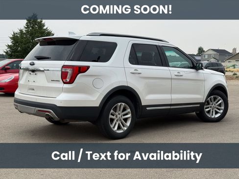 Used 2016 Ford Explorer XLT w/ Equipment Group 202A FWD image 5