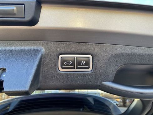 Used 2023 Kia Sorento SX Prestige w/ Panoramic Sunroof Package image 34