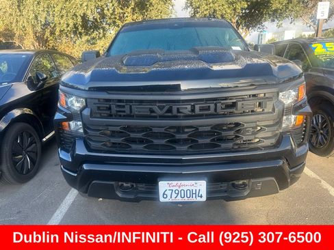 Used 2025 Chevrolet Silverado 1500 Custom Trail Boss w/ Midnight Edition AWD/4WD image 4