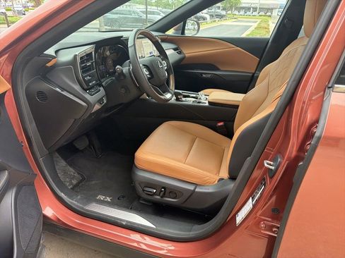Used 2025 Lexus RX 350 Premium w/ Convenience Package FWD image 5