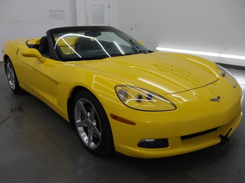 Used 2007 Chevrolet Corvette Convertible w/ Preferred Equipment Group RWD image 39