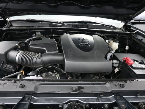 Used 2022 Toyota Tacoma TRD Sport image 23