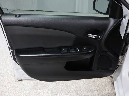 Used 2012 Chrysler 200 LX image 21