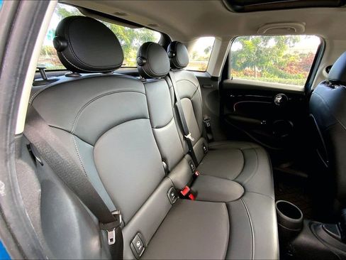 Certified 2022 MINI Cooper S image 28