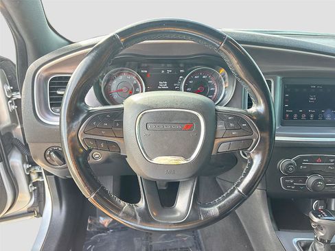 Used 2019 Dodge Charger SXT image 12