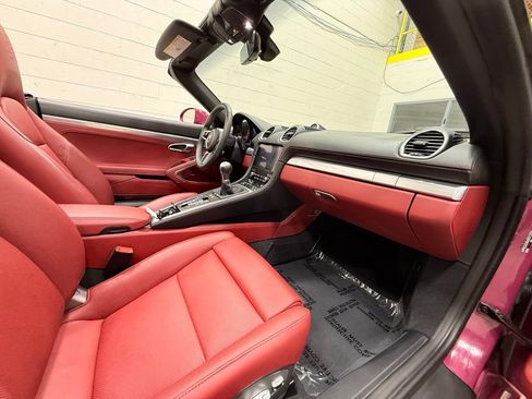 Used 2025 Porsche 718 Boxster RWD image 49